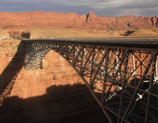 Wjeżdżając do kanionu przejeżdżamy most Navajo  <br> fot. Sławomir Bieniek </br>